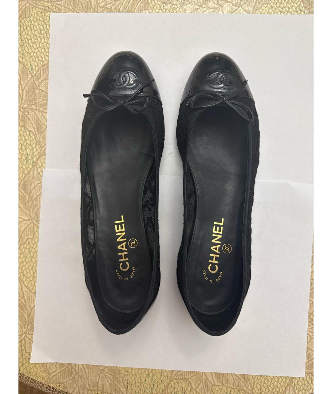 CHANEL Черные балетки из лакированной кожи, фото 3