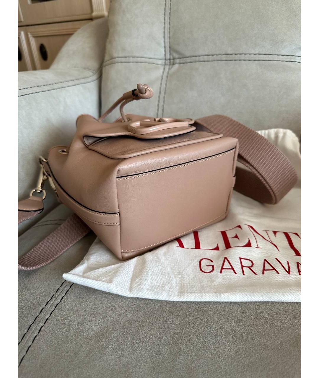 VALENTINO Бежевая кожаная сумка через плечо, фото 5