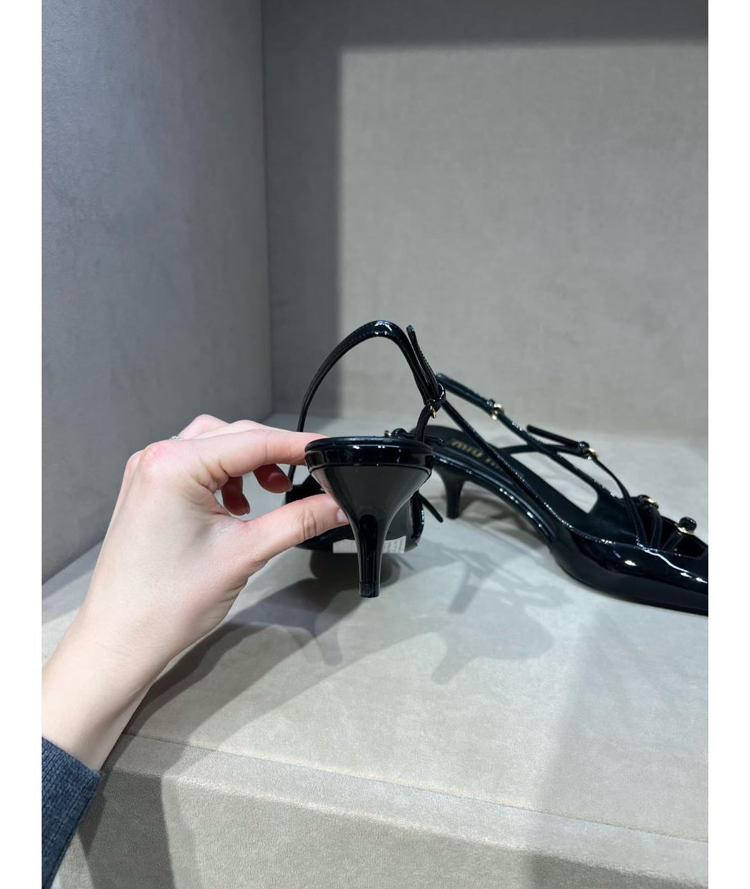 MIU MIU Черные туфли из лакированной кожи, фото 4