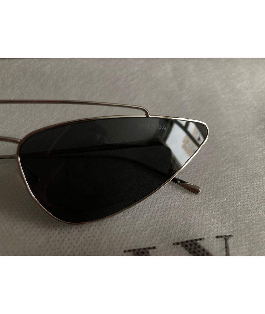 PRADA Серебряные металлические солнцезащитные очки, фото 3
