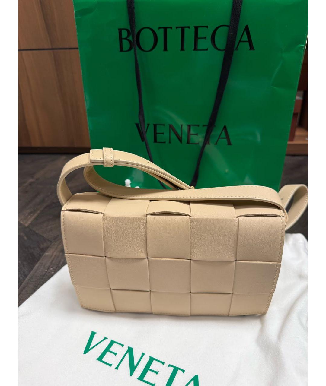 BOTTEGA VENETA Бежевая кожаная сумка через плечо, фото 7