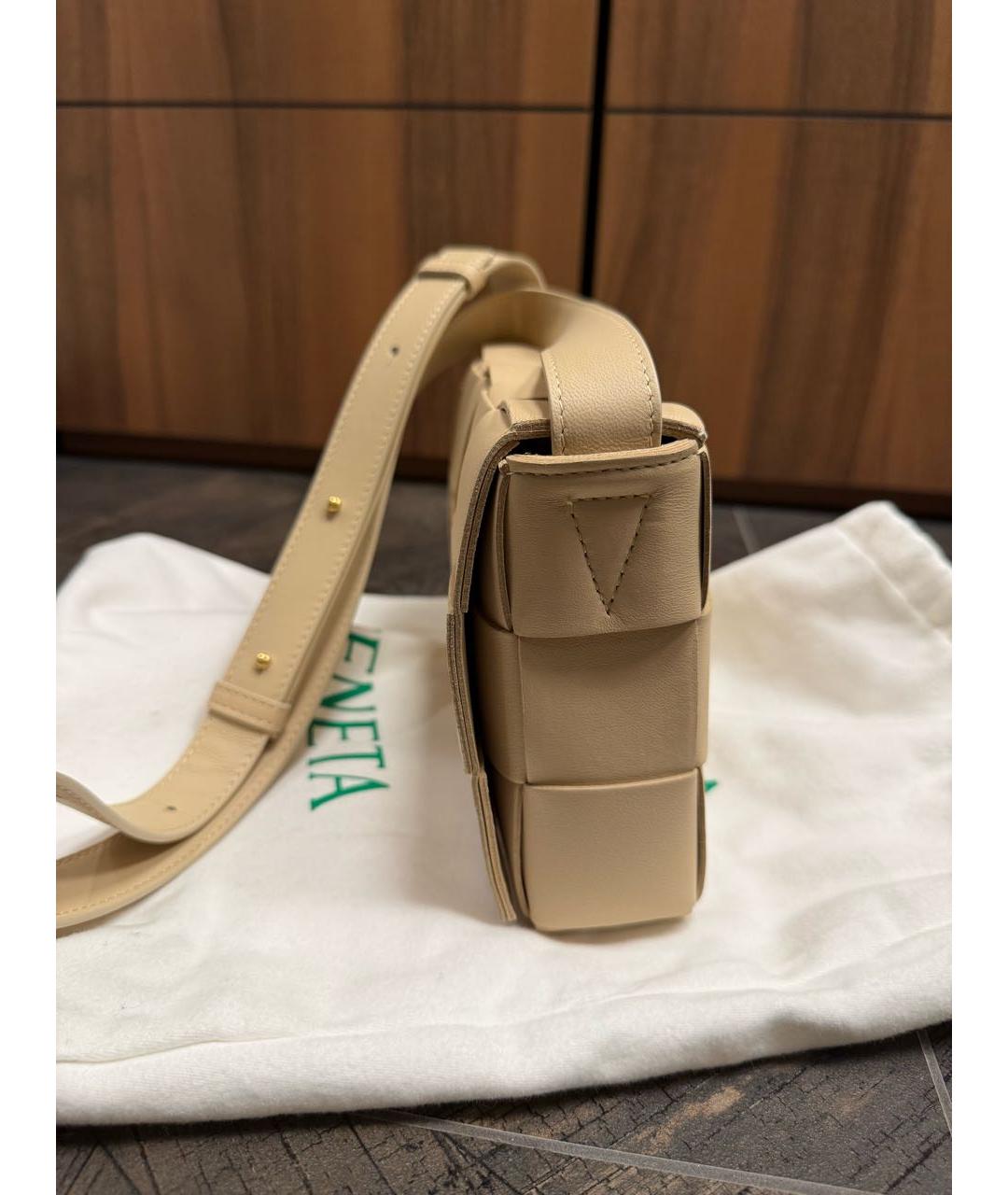 BOTTEGA VENETA Бежевая кожаная сумка через плечо, фото 2