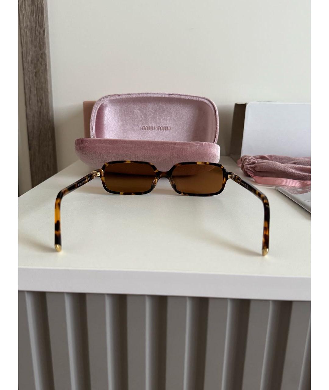 MIU MIU Коричневые пластиковые солнцезащитные очки, фото 6