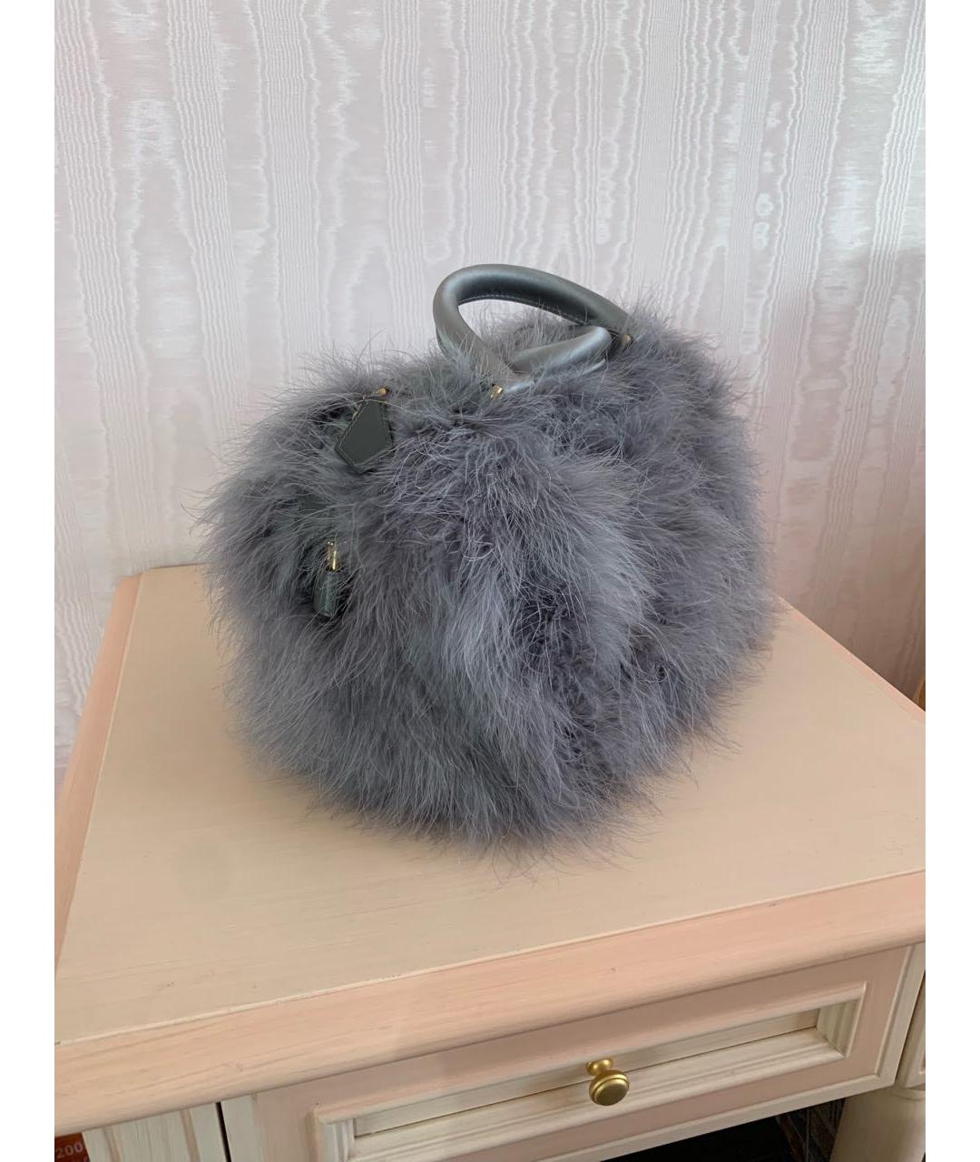 LOUIS VUITTON Серая меховая сумка с короткими ручками, фото 2