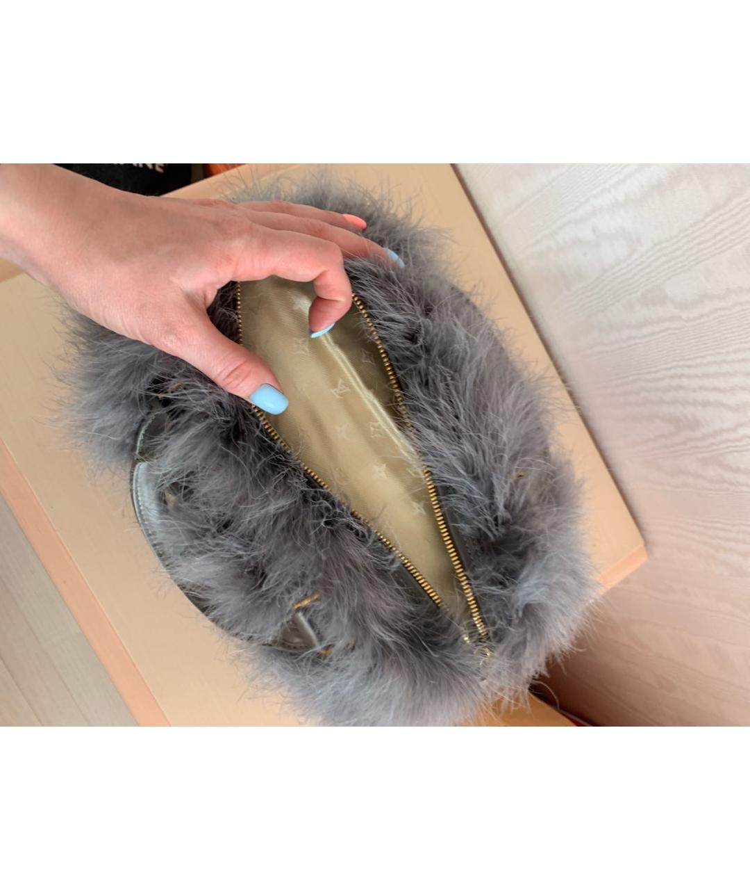 LOUIS VUITTON Серая меховая сумка с короткими ручками, фото 4