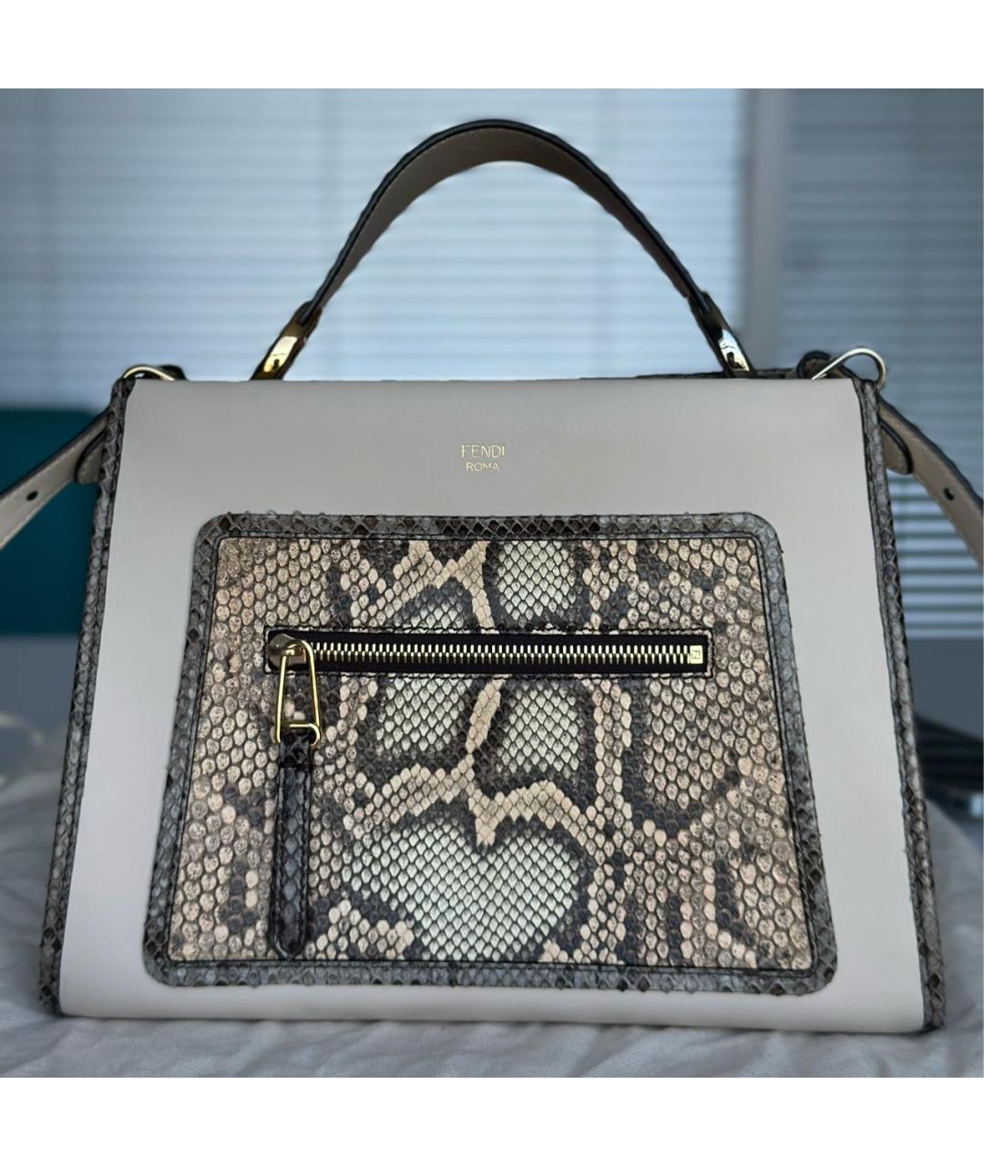 FENDI Бежевая кожаная сумка с короткими ручками, фото 8