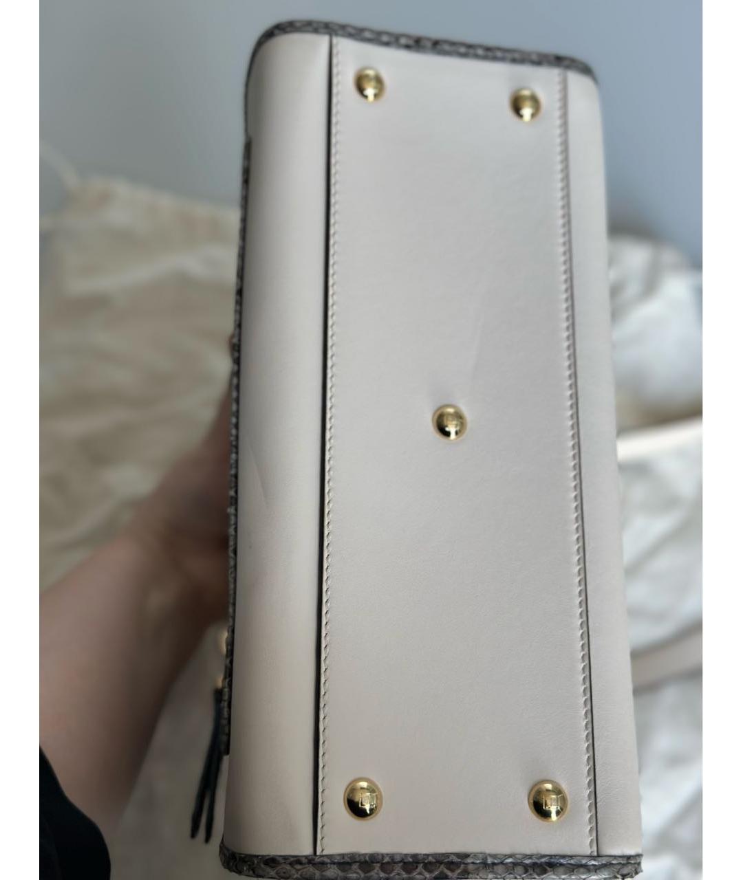 FENDI Бежевая кожаная сумка с короткими ручками, фото 6