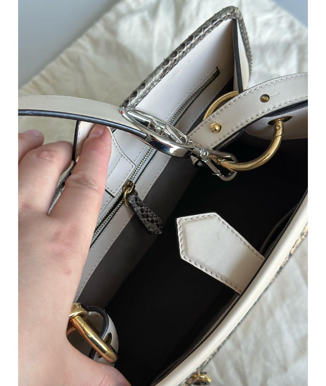 FENDI Бежевая кожаная сумка с короткими ручками, фото 4