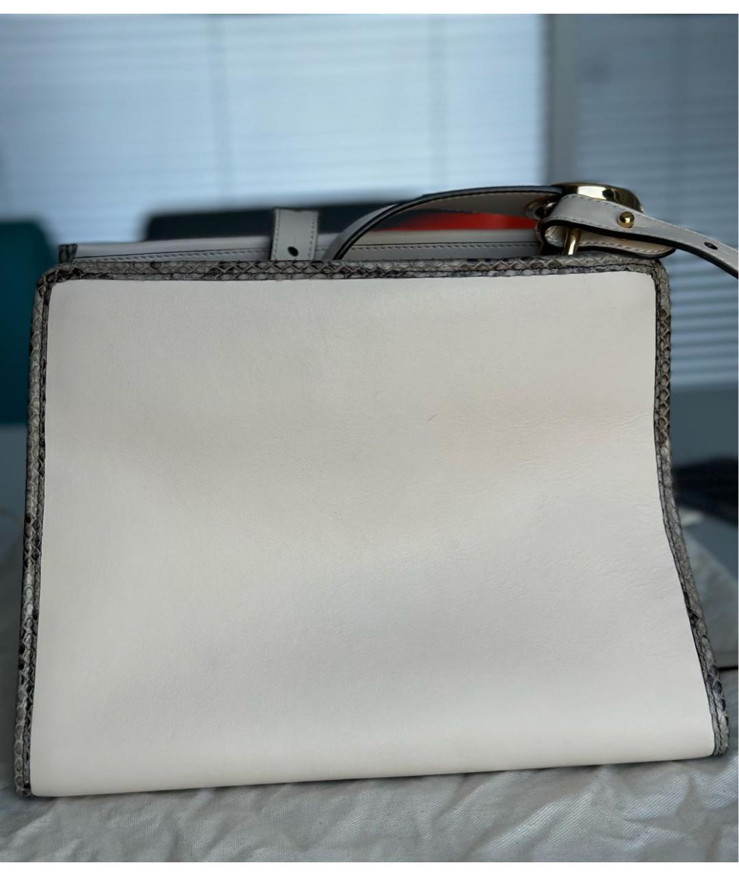 FENDI Бежевая кожаная сумка с короткими ручками, фото 3