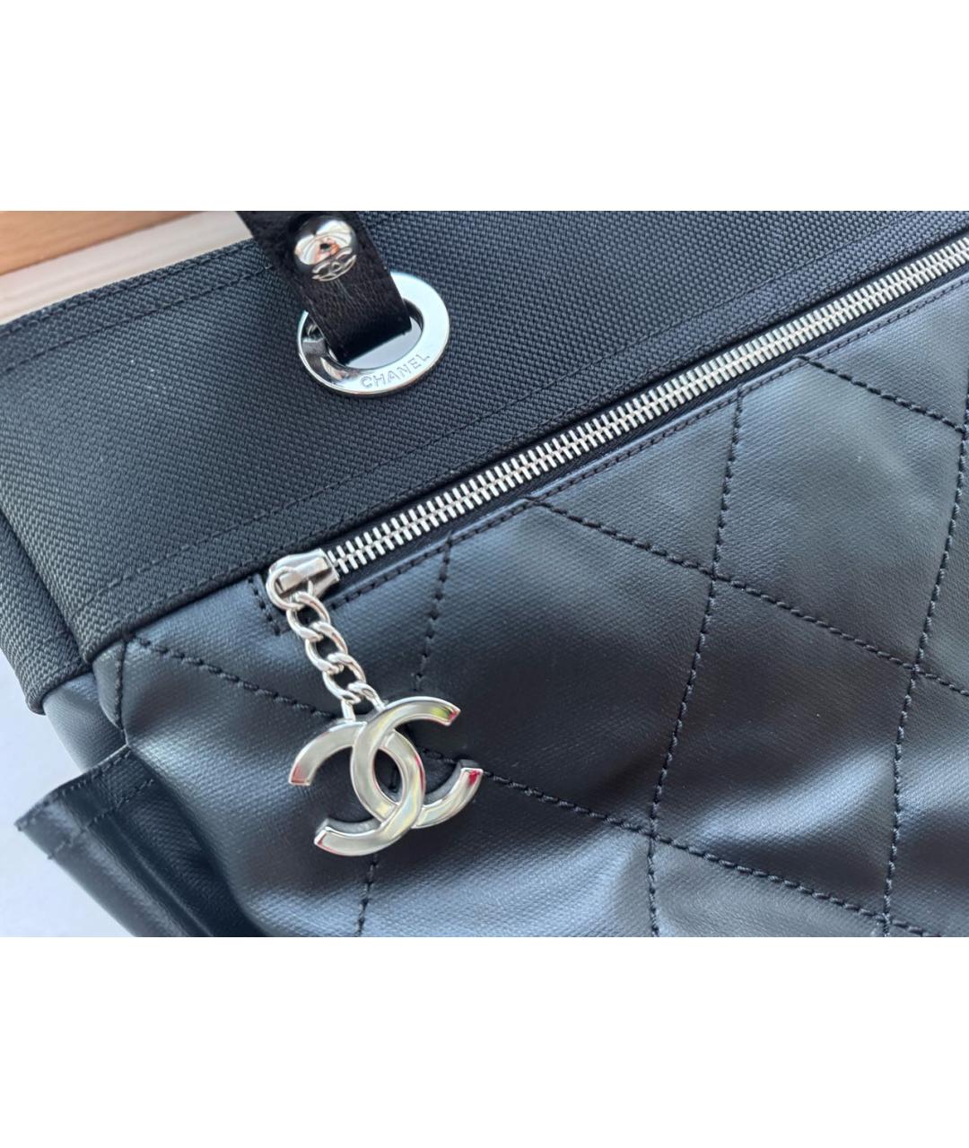 CHANEL Черная кожаная сумка с короткими ручками, фото 3