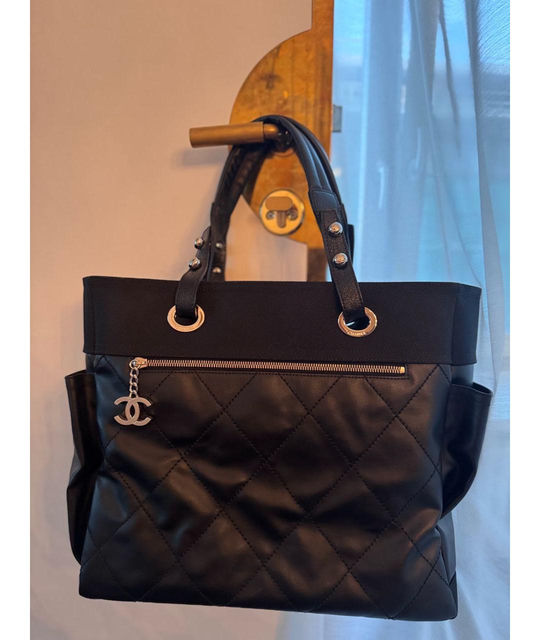 CHANEL Черная кожаная сумка с короткими ручками, фото 4