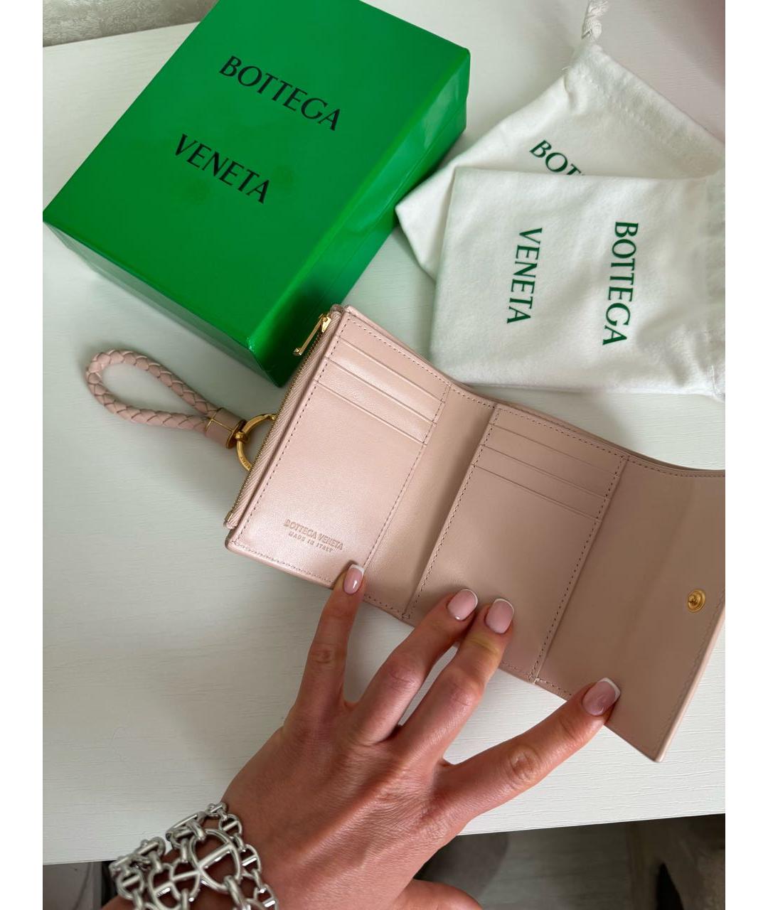BOTTEGA VENETA Коралловый кожаный кошелек, фото 4