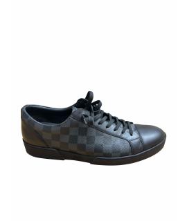 LOUIS VUITTON Низкие кроссовки / кеды