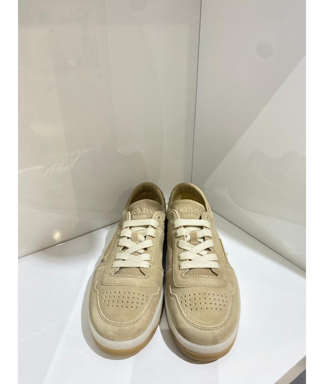 PRADA Бежевые замшевые низкие кроссовки / кеды, фото 3