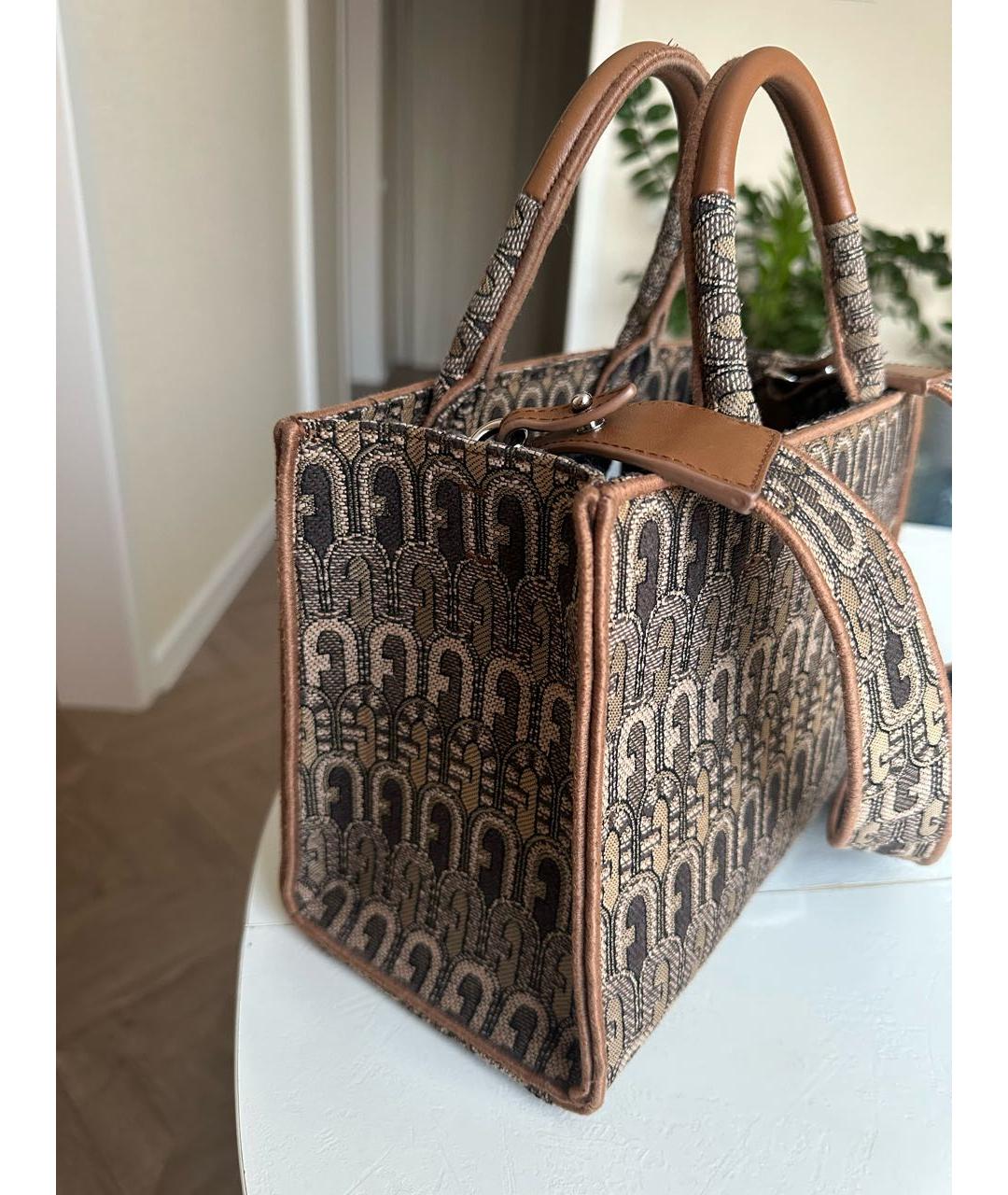 FURLA Коричневая жаккардовая сумка с короткими ручками, фото 3