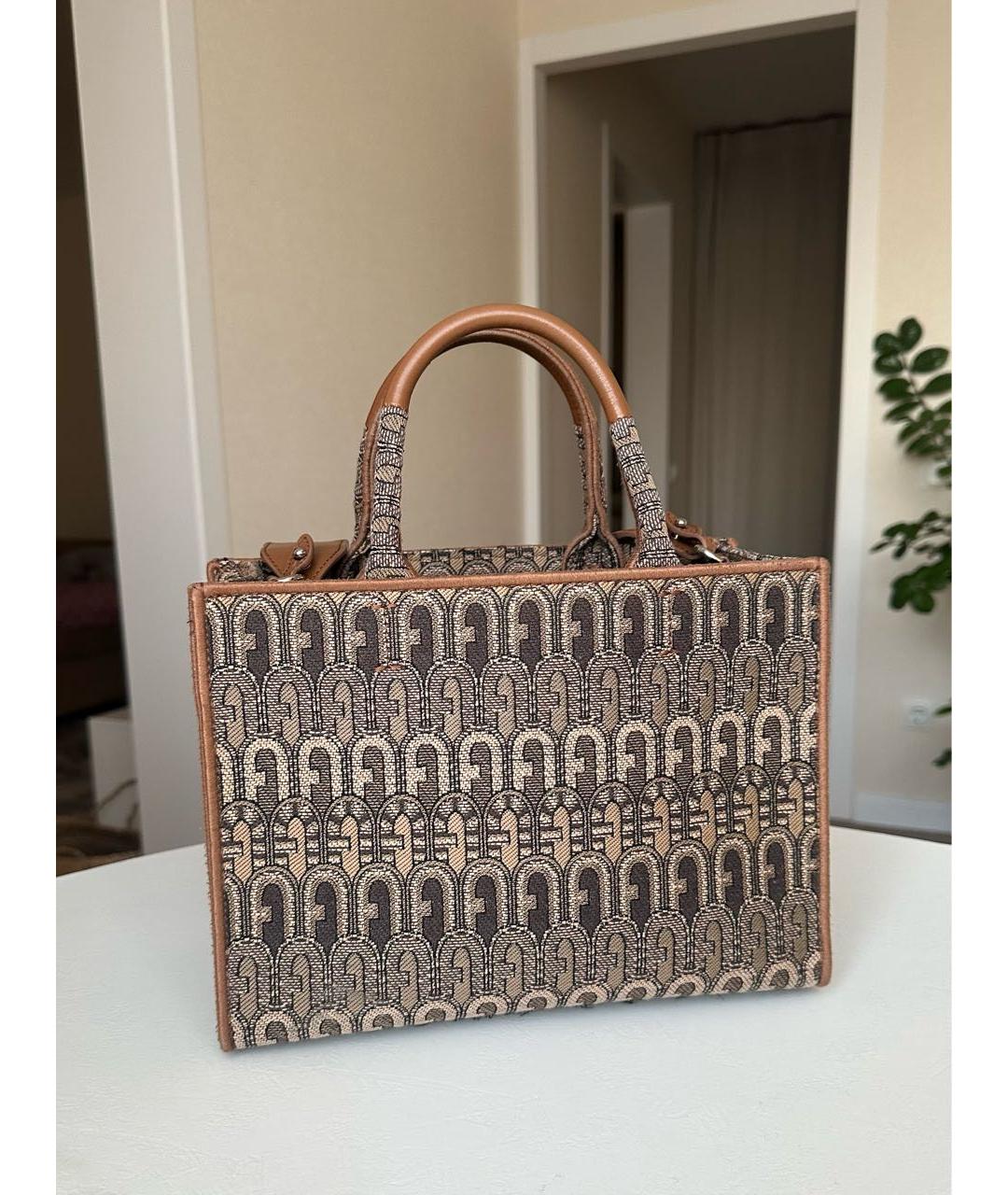 FURLA Коричневая жаккардовая сумка с короткими ручками, фото 2