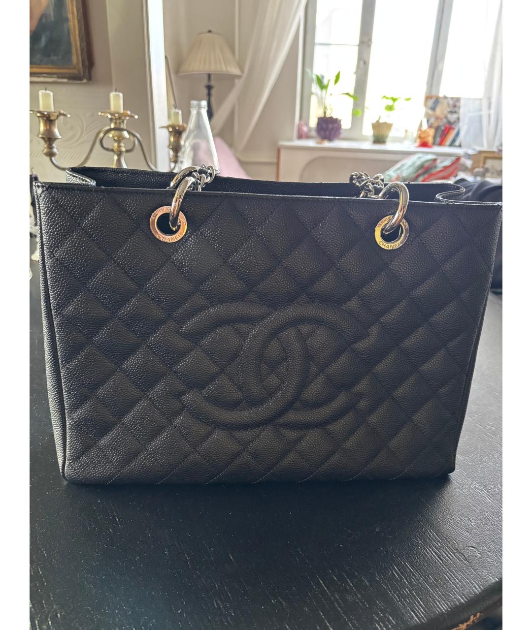 CHANEL Черная кожаная сумка тоут, фото 3