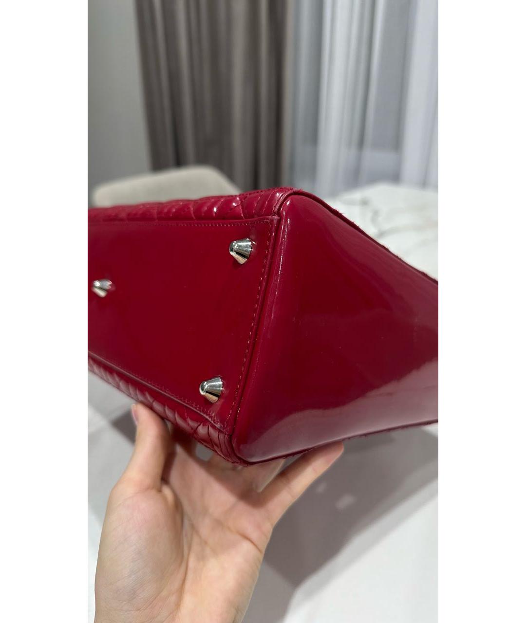 CHRISTIAN DIOR Бордовая сумка с короткими ручками из лакированной кожи, фото 5