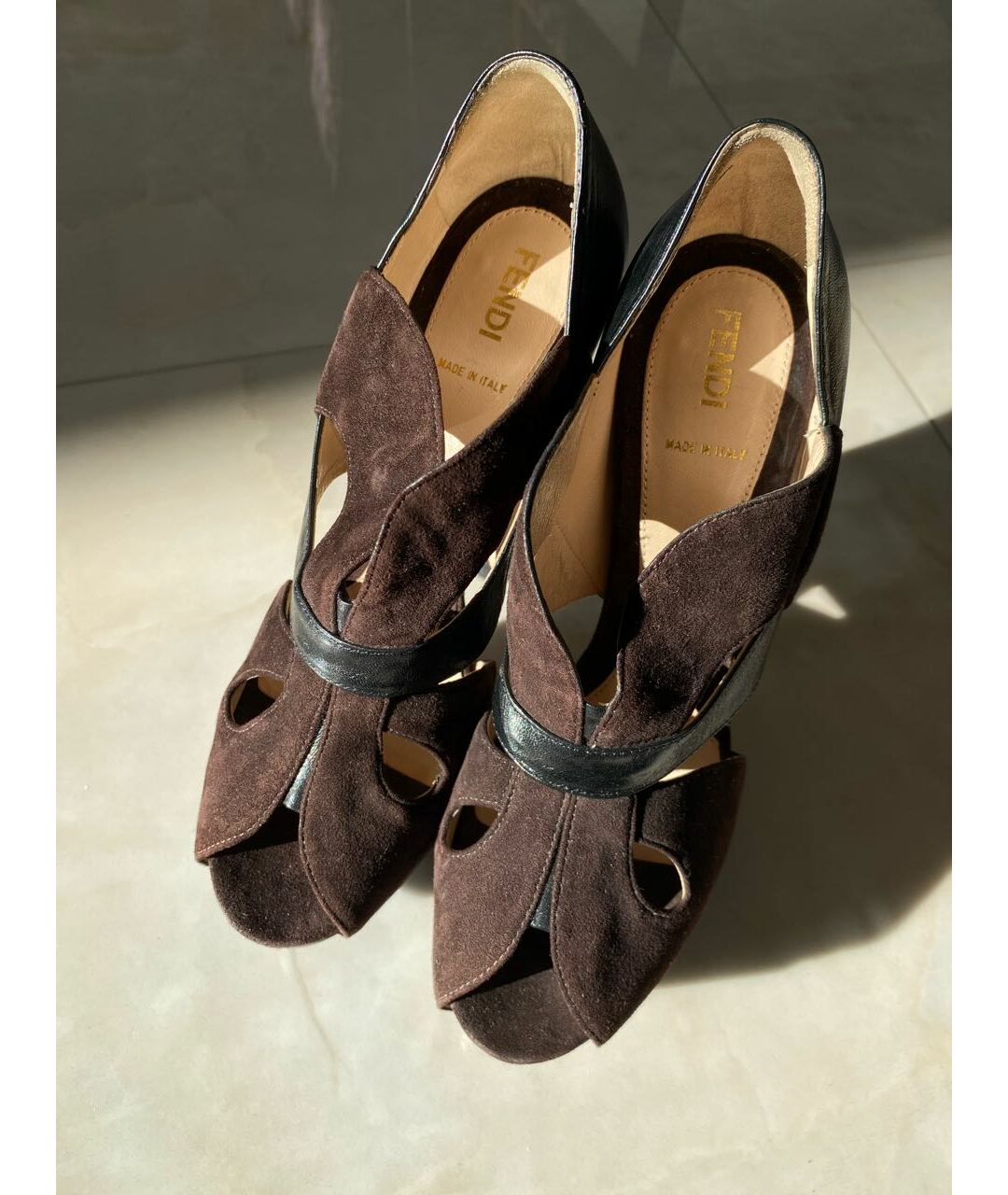 FENDI Коричневые замшевые туфли, фото 2