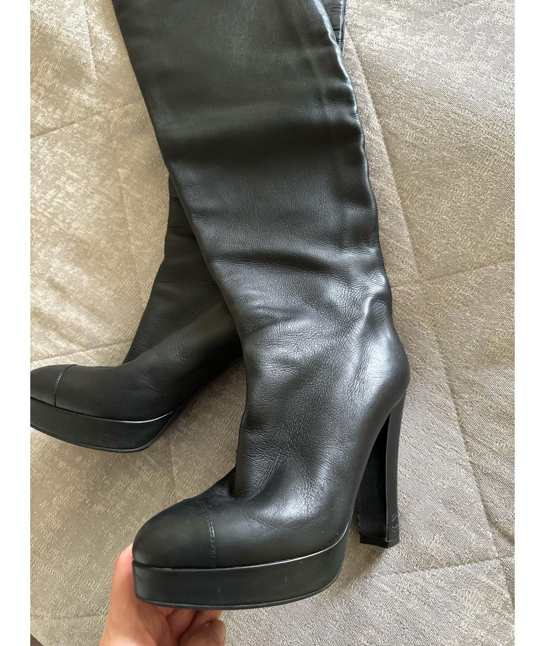 CHANEL Черные кожаные сапоги, фото 5