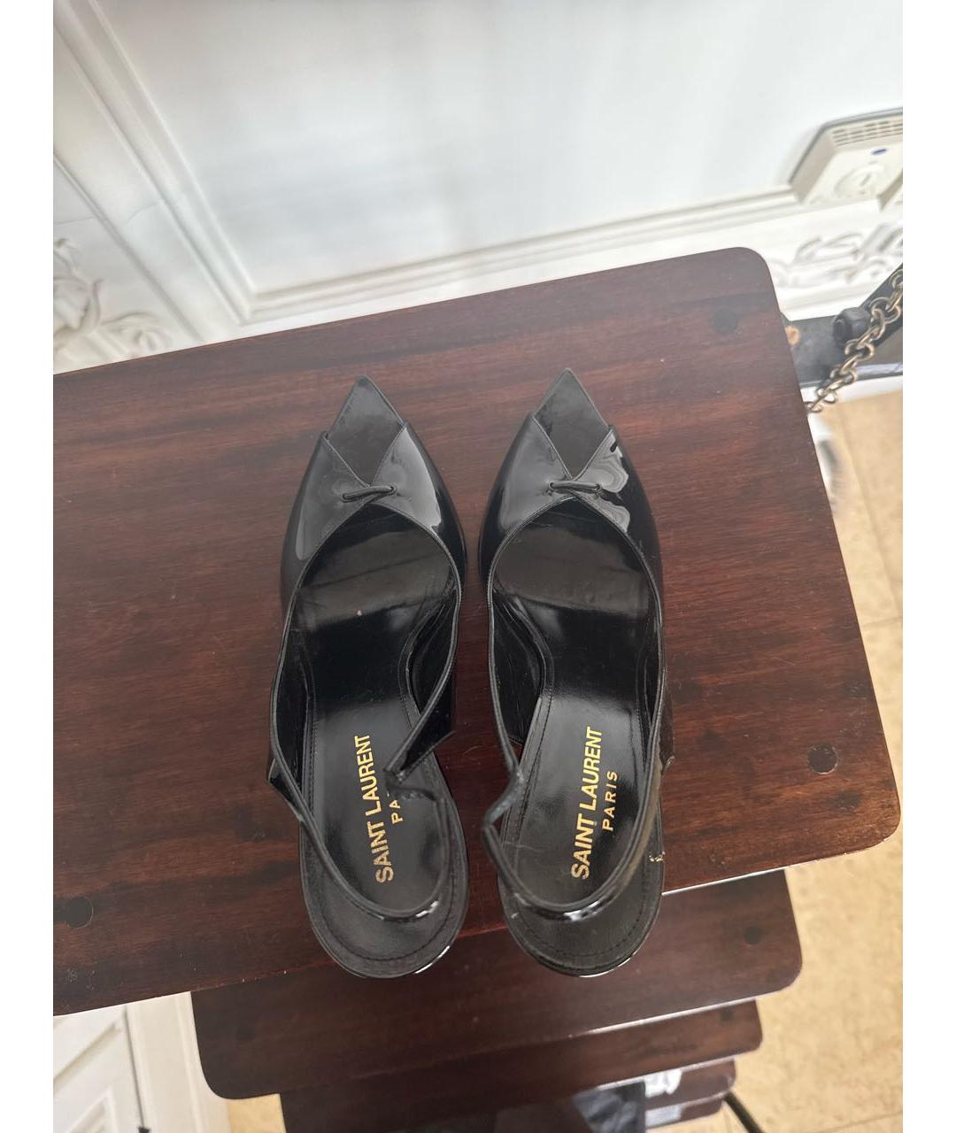 SAINT LAURENT Черные босоножки из лакированной кожи, фото 3