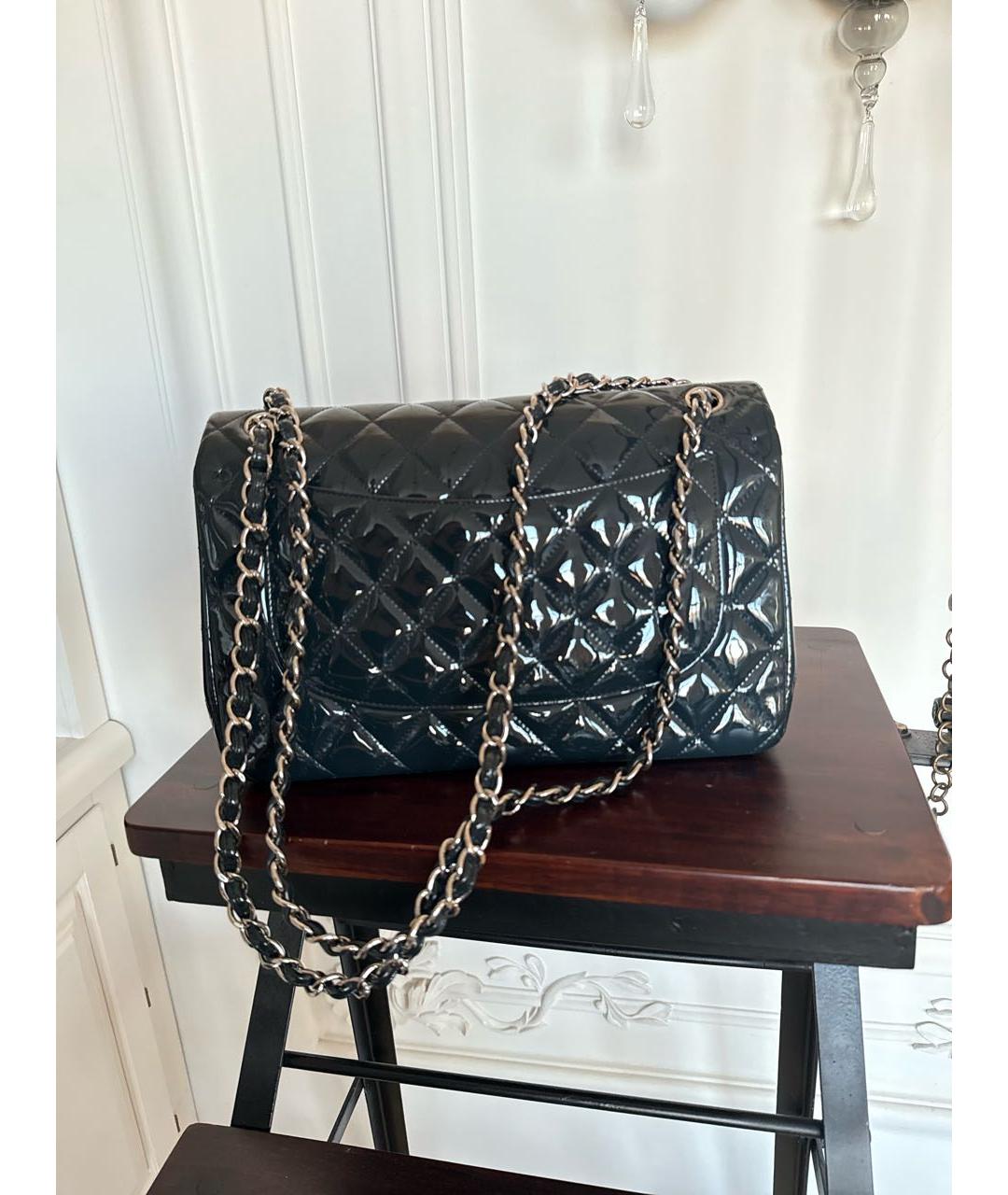 CHANEL Темно-синяя сумка через плечо из лакированной кожи, фото 2