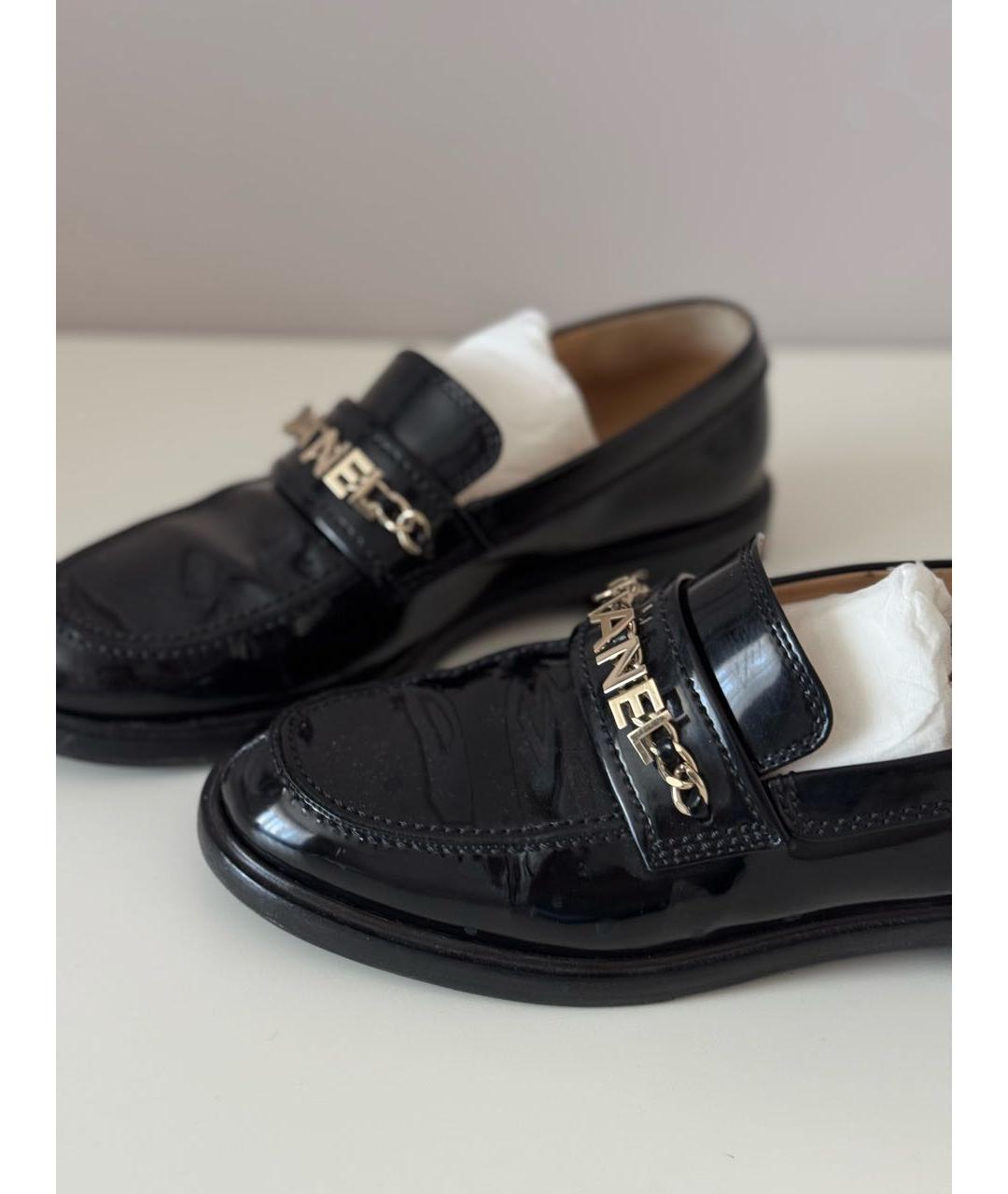 CHANEL Черные лоферы из лакированной кожи, фото 3