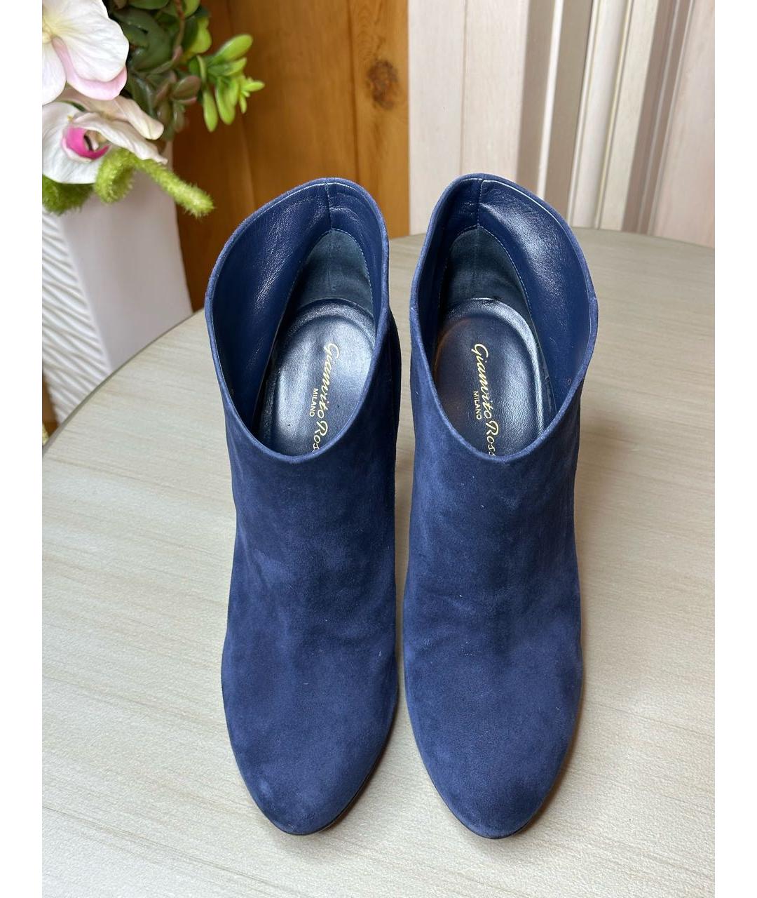 GIANVITO ROSSI Темно-синие замшевые ботильоны, фото 2