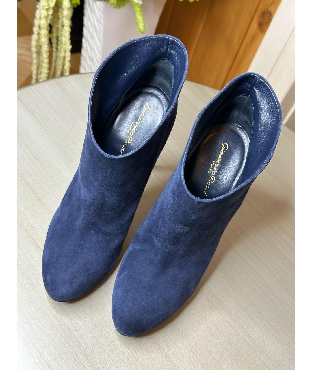 GIANVITO ROSSI Темно-синие замшевые ботильоны, фото 7
