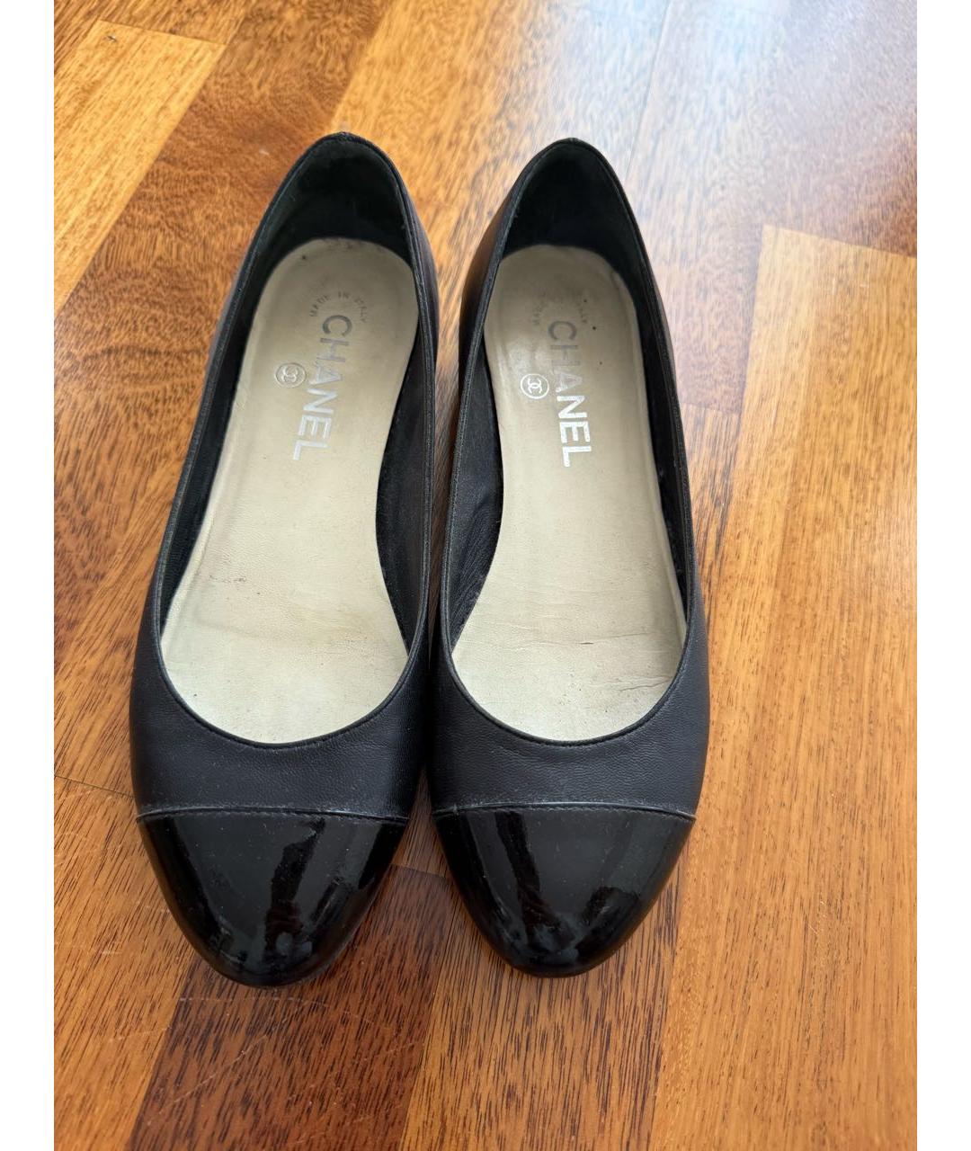 CHANEL Черные кожаные балетки, фото 2
