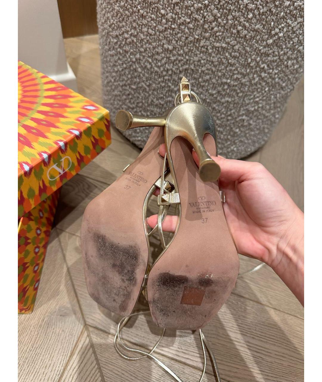 VALENTINO Золотые босоножки, фото 6