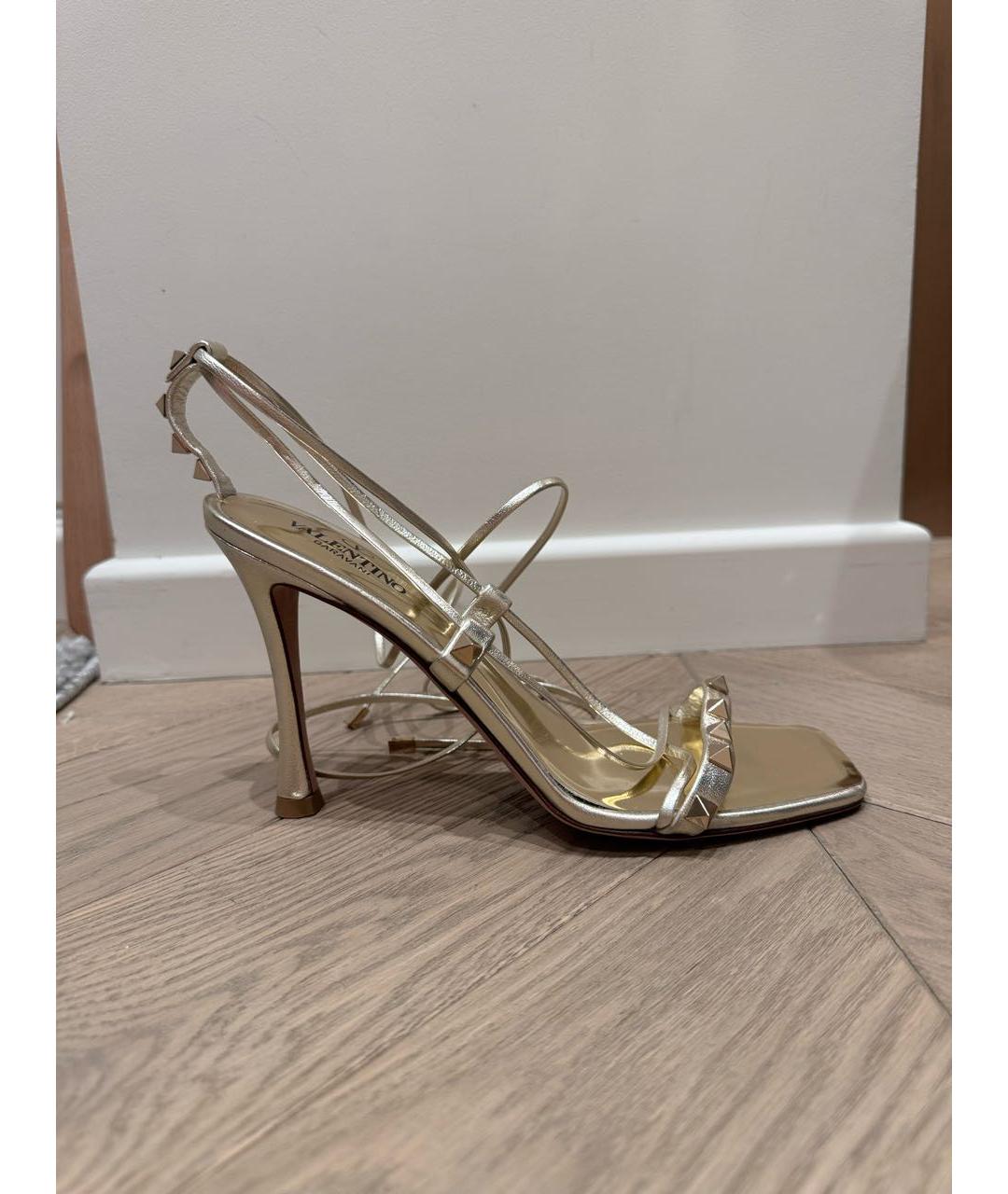 VALENTINO Золотые босоножки, фото 8