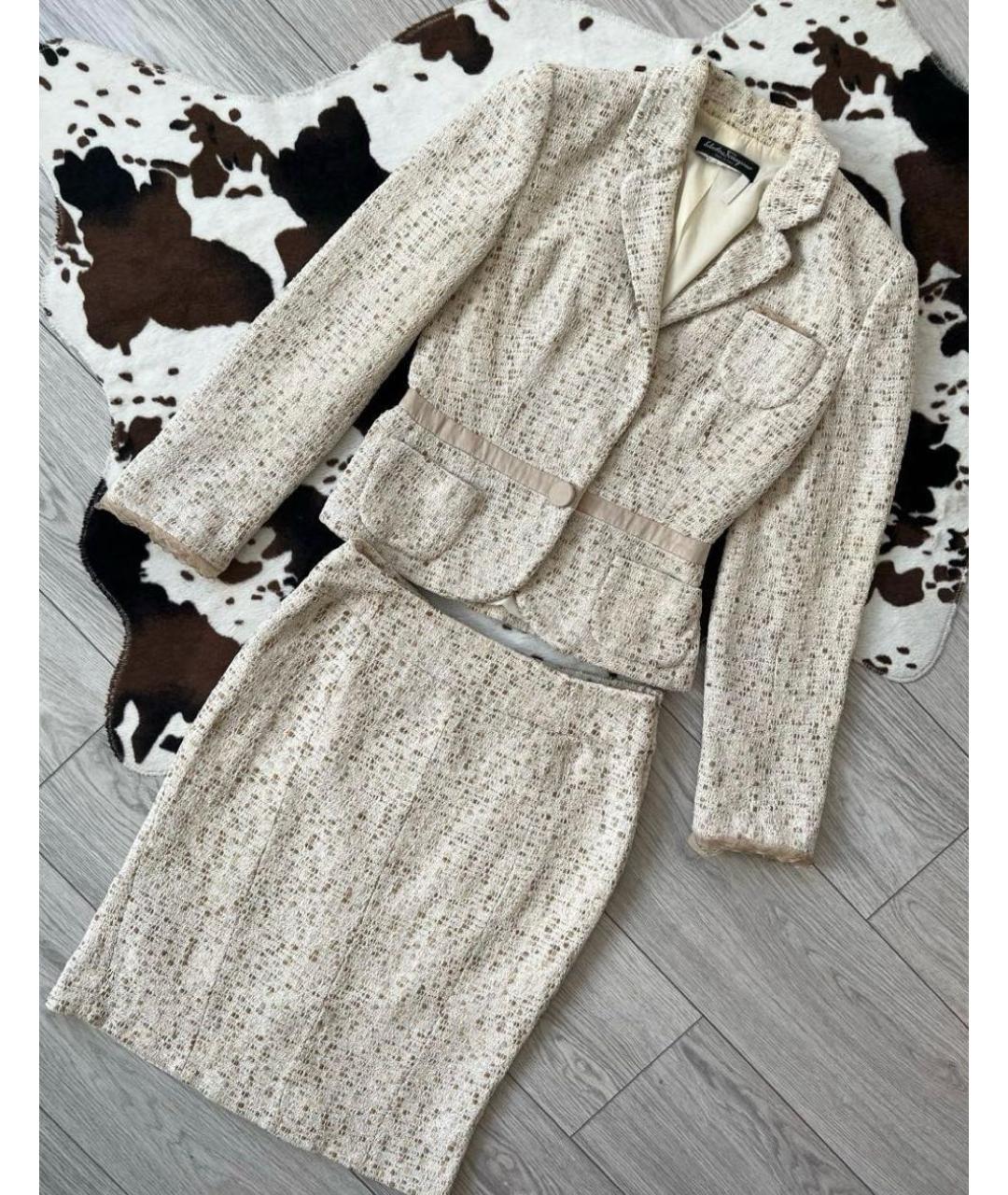 SALVATORE FERRAGAMO Бежевый вискозный костюм с юбками, фото 2