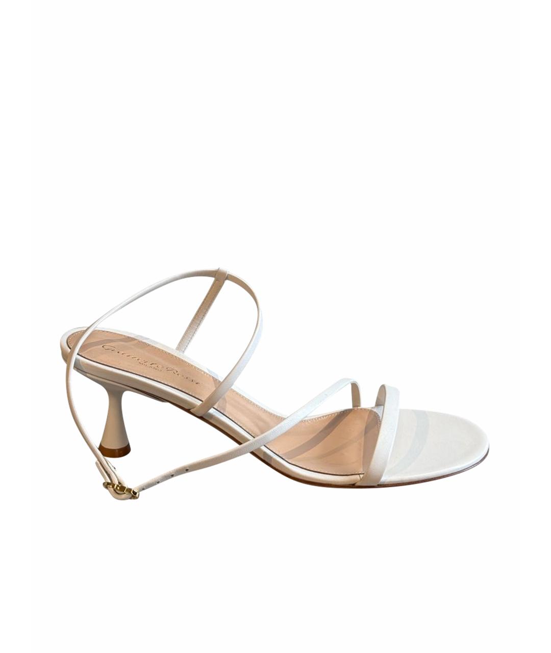 GIANVITO ROSSI Белые кожаные босоножки, фото 1