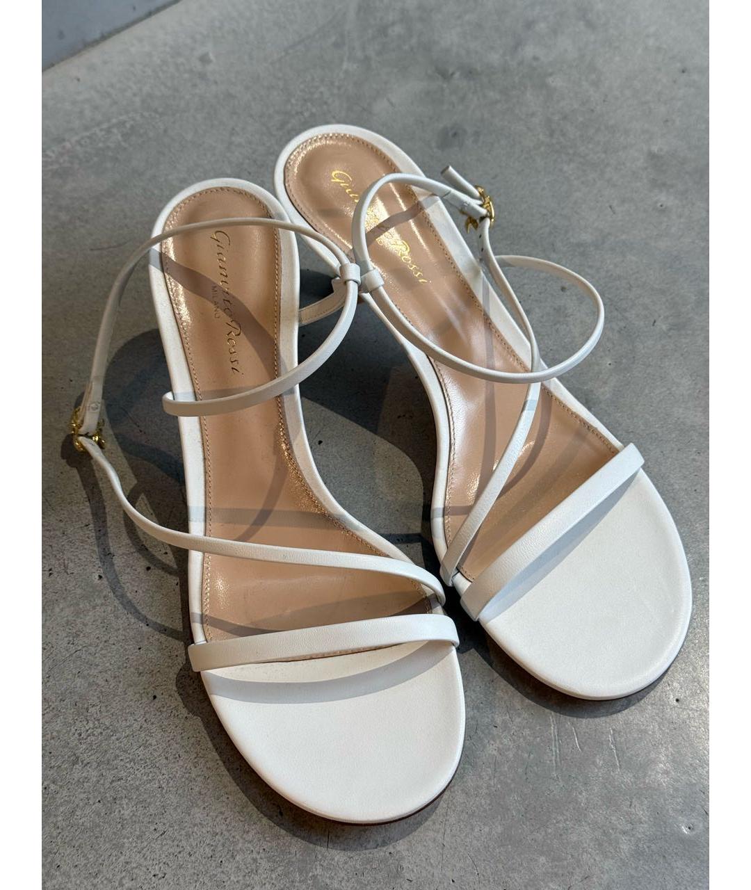 GIANVITO ROSSI Белые кожаные босоножки, фото 2