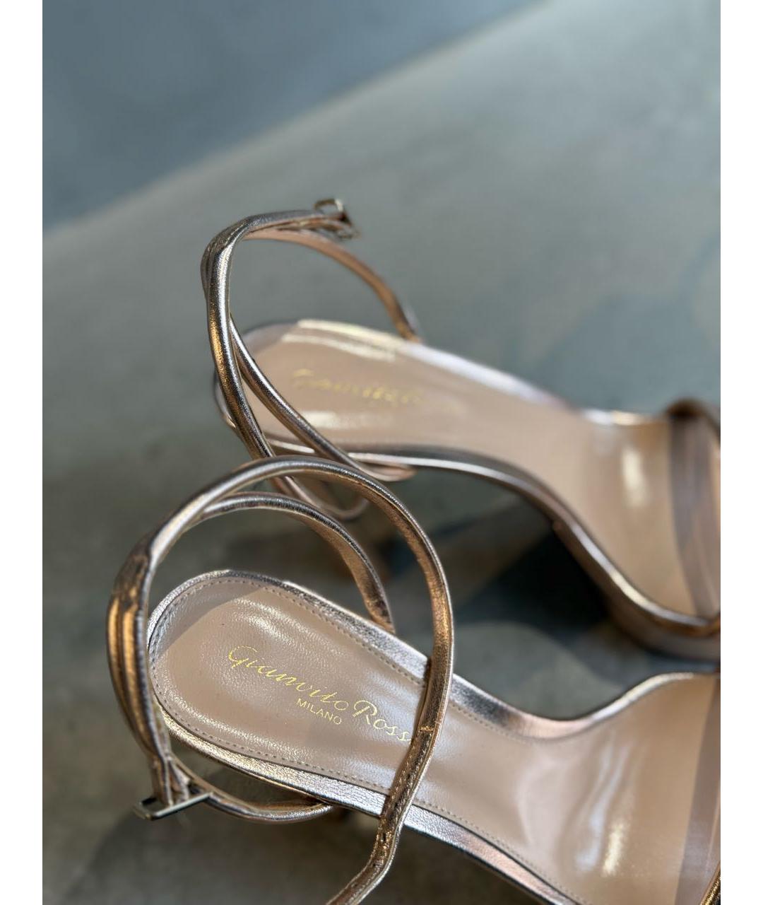 GIANVITO ROSSI Золотые кожаные босоножки, фото 5