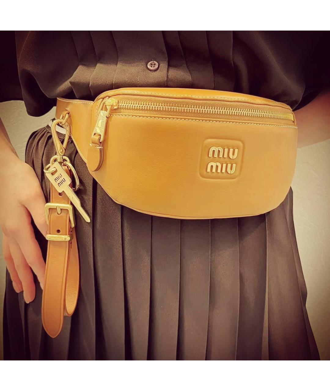 MIU MIU Коричневая поясная сумка, фото 7