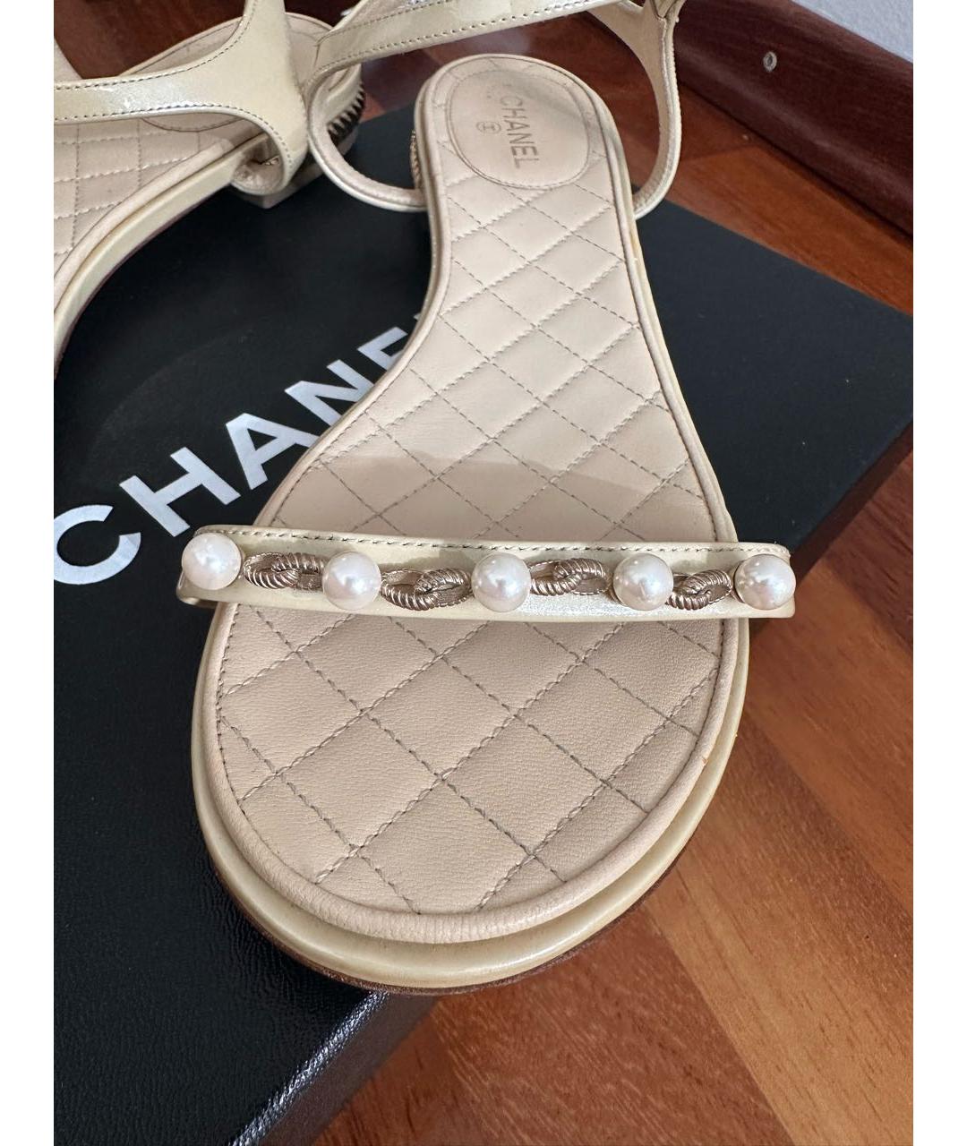 CHANEL Бежевые кожаные босоножки, фото 4