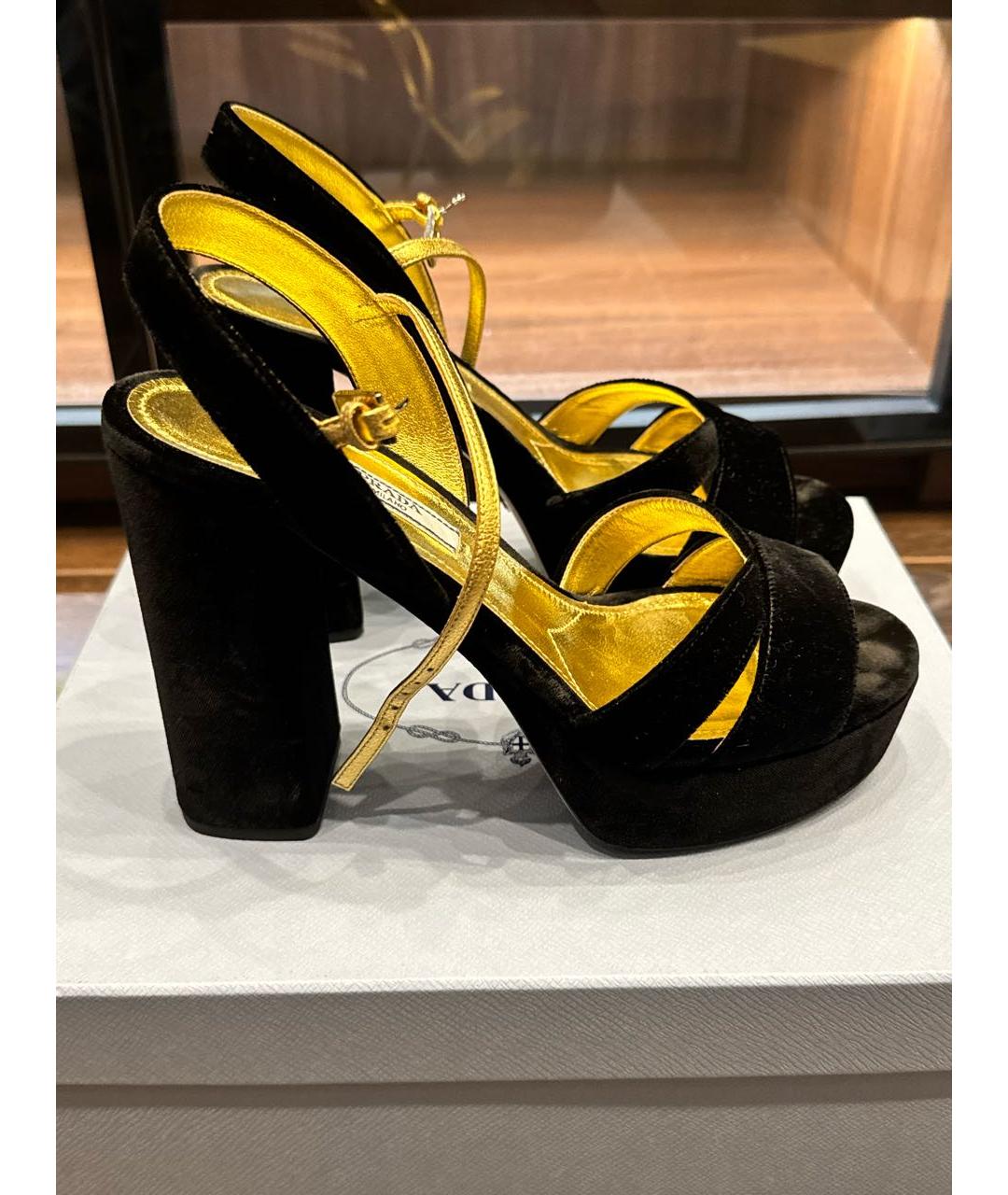 PRADA Черные бархатные босоножки, фото 7