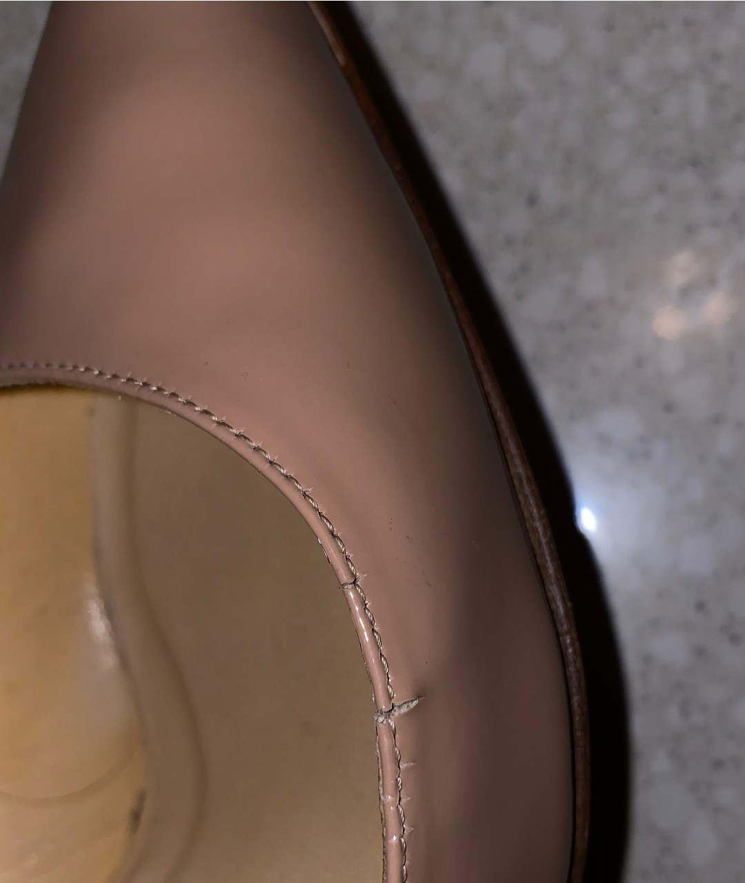 CHRISTIAN LOUBOUTIN Бежевые туфли из лакированной кожи, фото 4