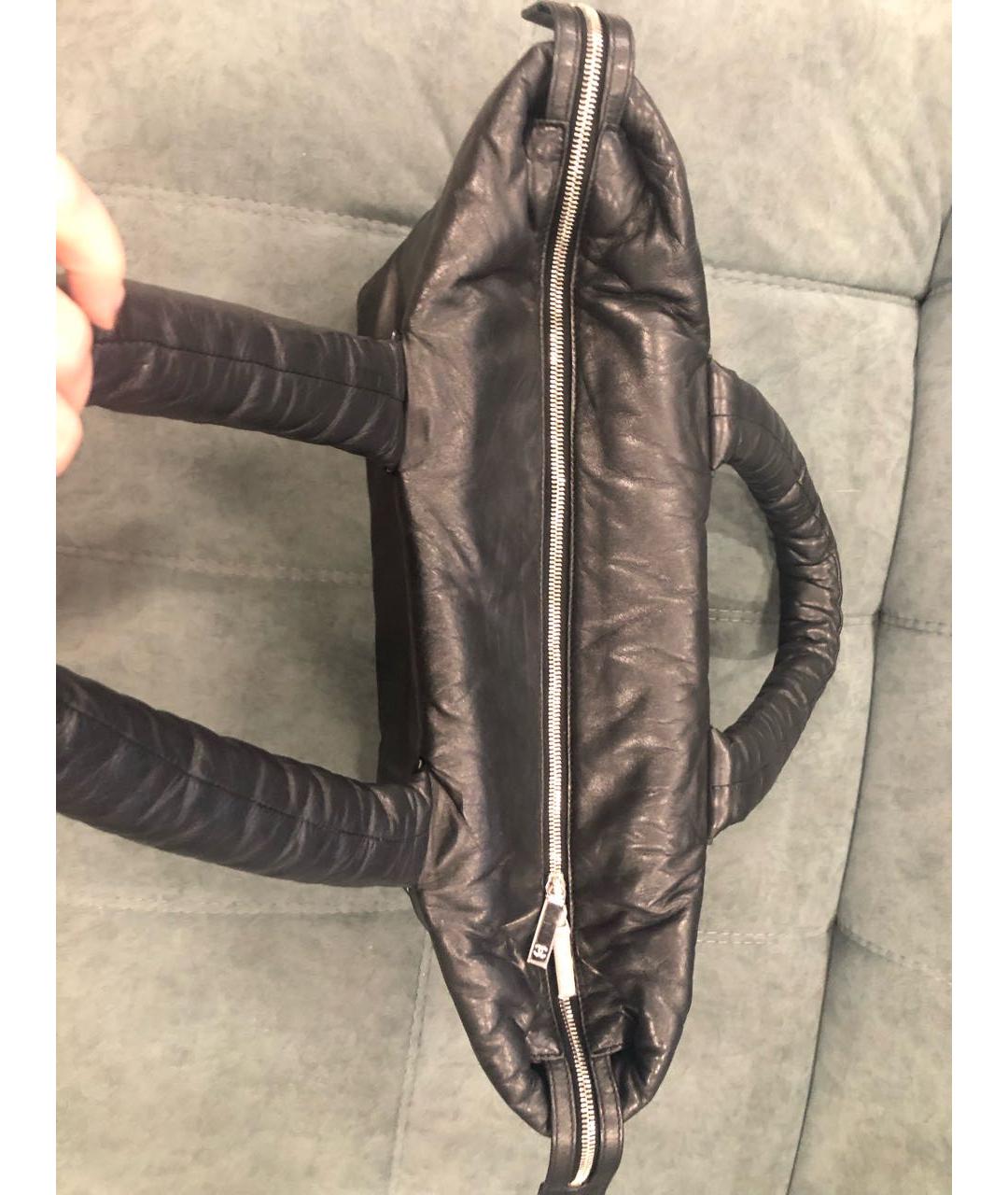 CHANEL Черная кожаная сумка тоут, фото 4