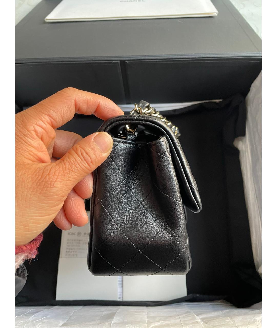 CHANEL Черная кожаная сумка через плечо, фото 4