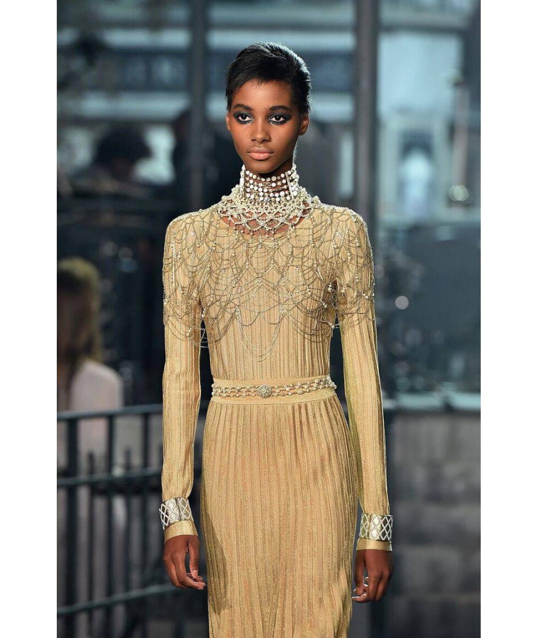 CHANEL Золотое вискозное коктейльное платье, фото 6
