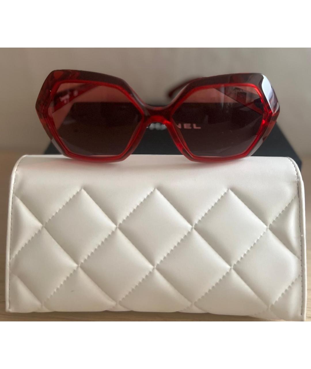 CHANEL Красные пластиковые солнцезащитные очки, фото 5
