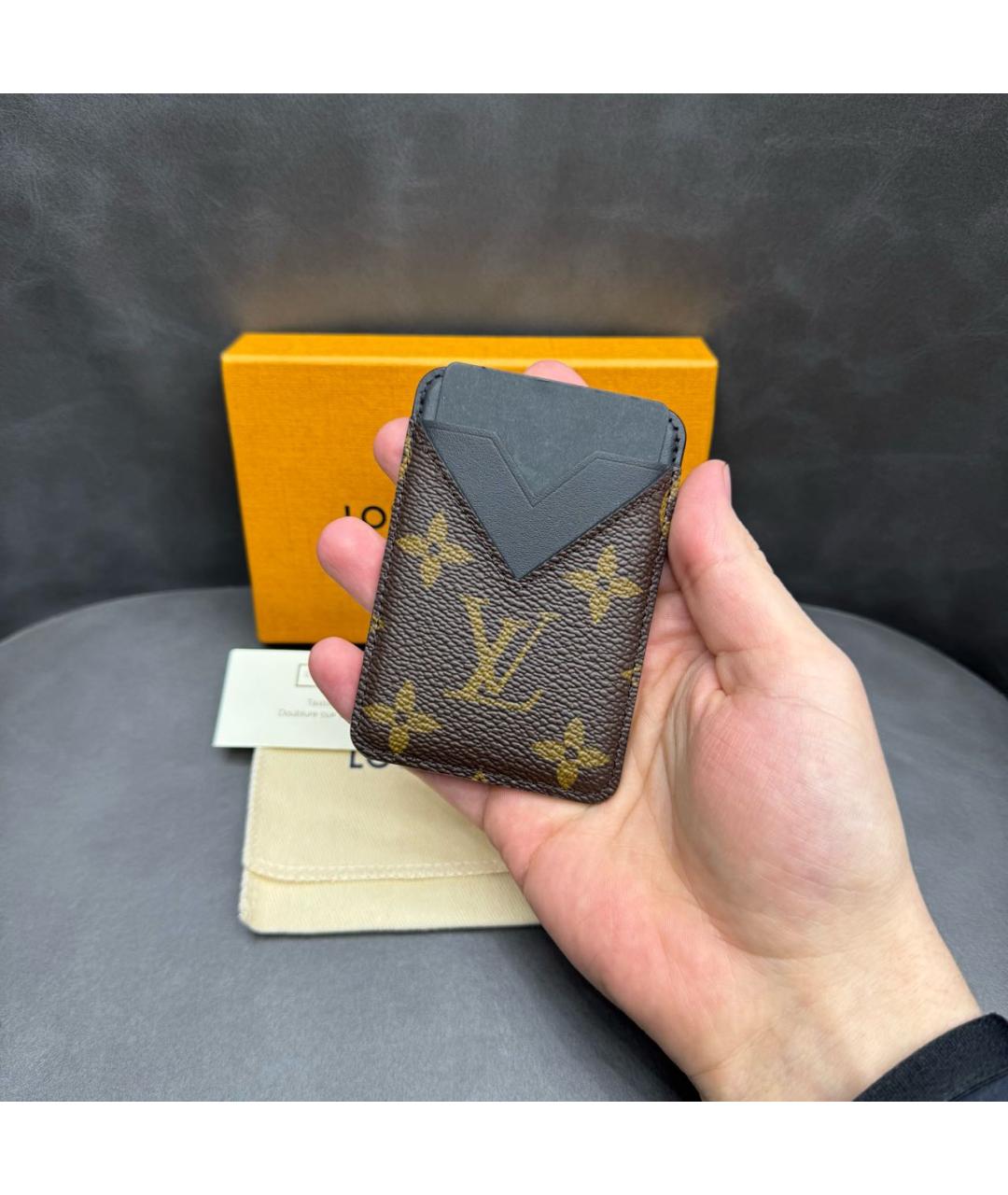LOUIS VUITTON Коричневый кардхолдер, фото 4