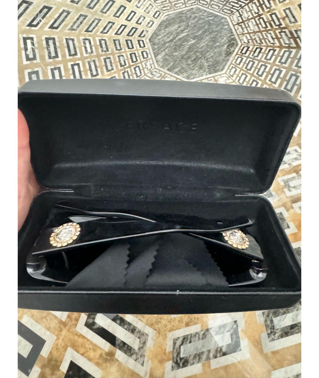 VERSACE Черные пластиковые солнцезащитные очки, фото 4
