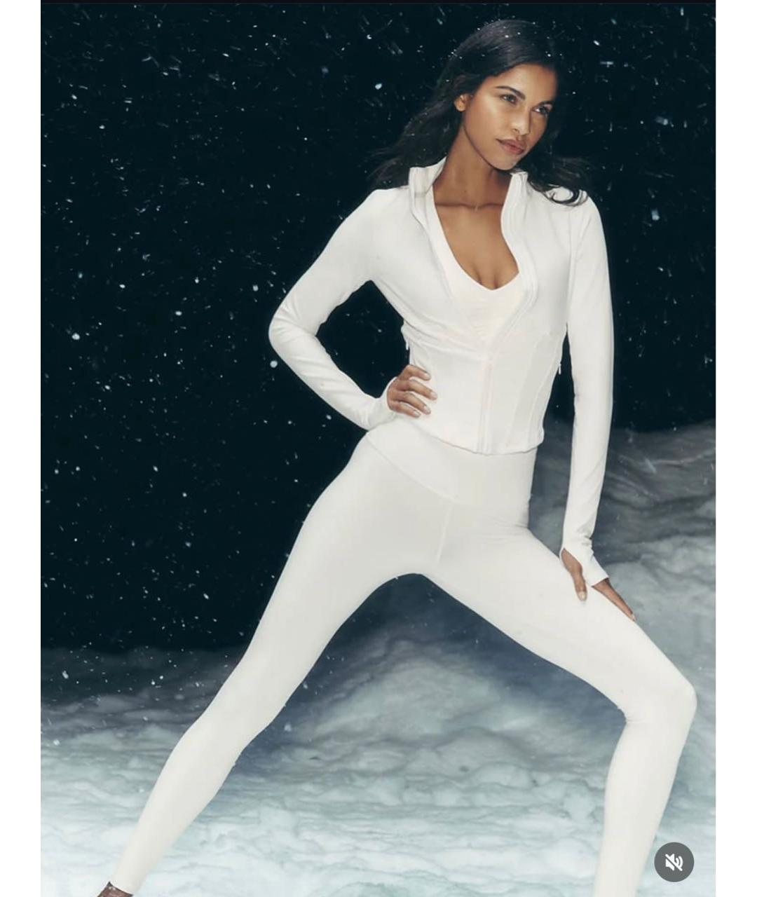 ALO YOGA Белая спортивная куртка, фото 5