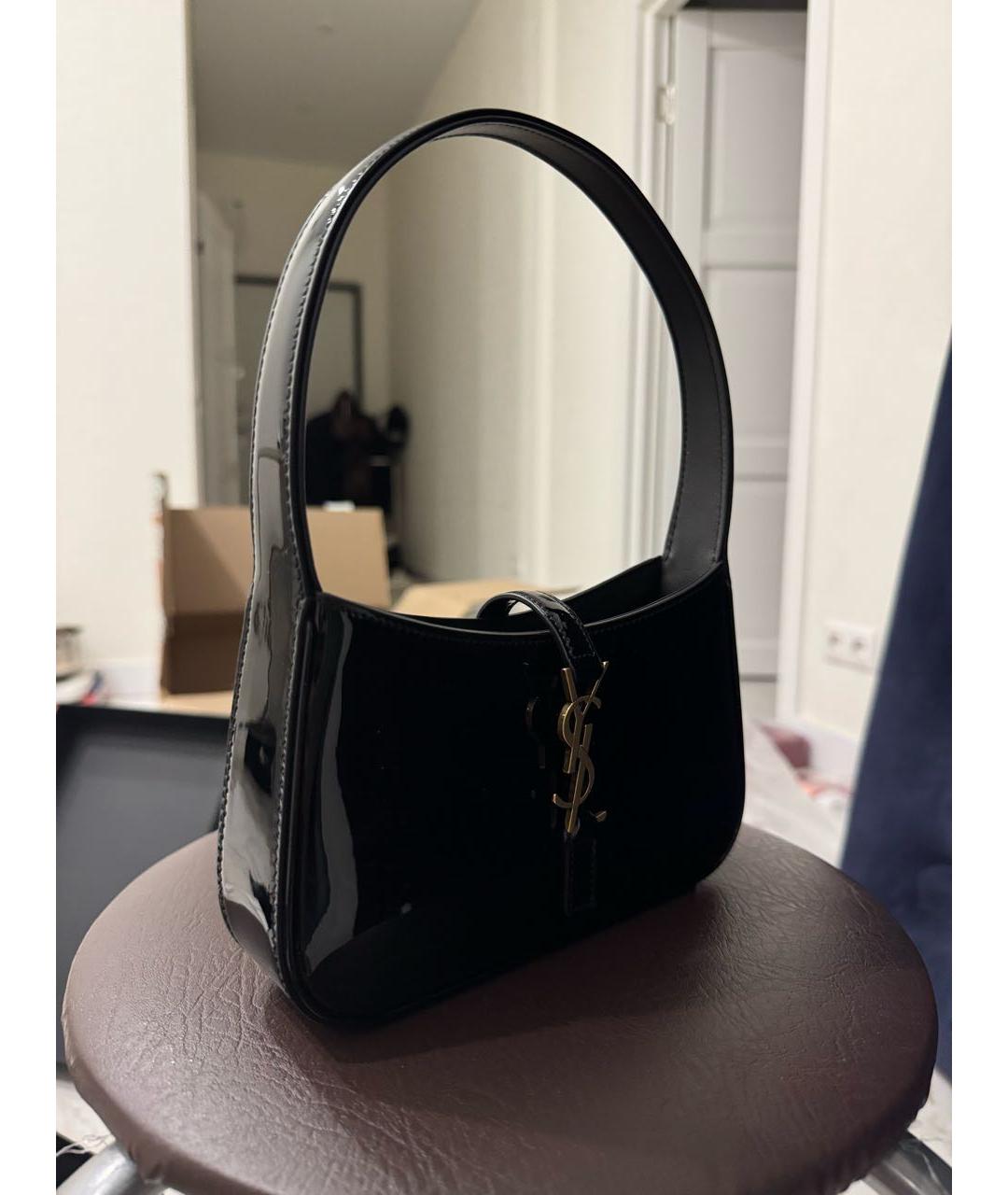 SAINT LAURENT Черная сумка с короткими ручками из лакированной кожи, фото 2