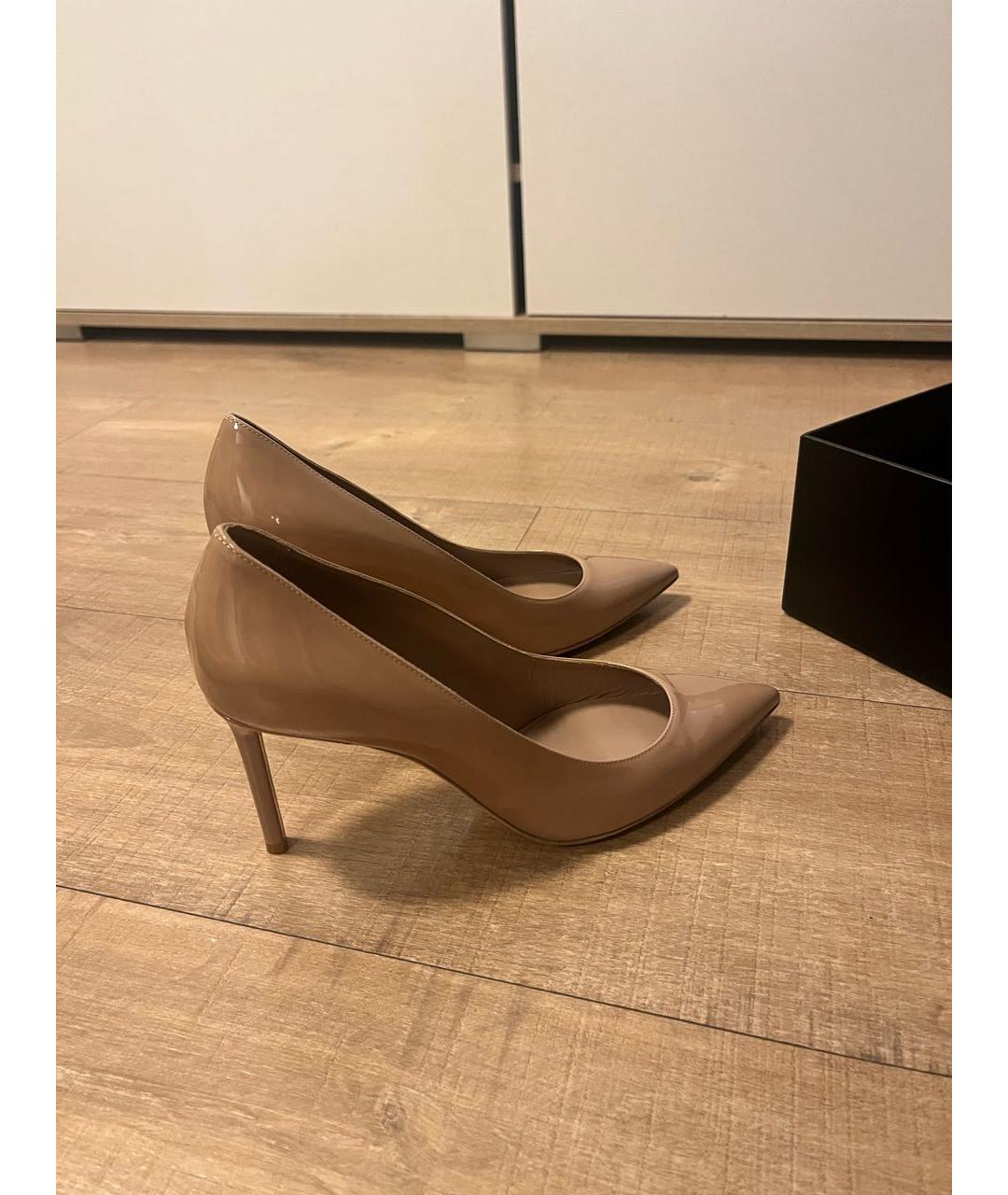 SAINT LAURENT Бежевые туфли из лакированной кожи, фото 8