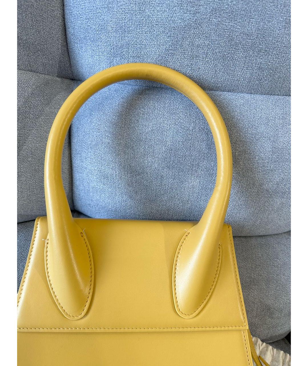 JACQUEMUS Горчичная кожаная сумка с короткими ручками, фото 3